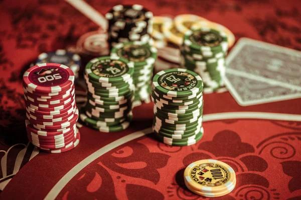 Understanding What Makes Gembet table games Appealing to Players